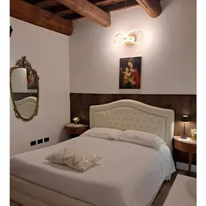 Appartamento Centro Storico, Centralissimo Luxury Smeraldo Doccia Idromassaggio ,paniere Gratuito Con Piccola Colazione Italia